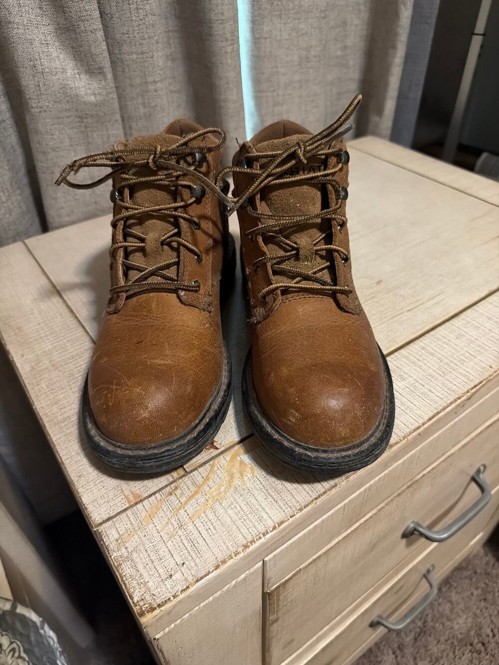 Women’s Ariat steel toe lace ups size us7